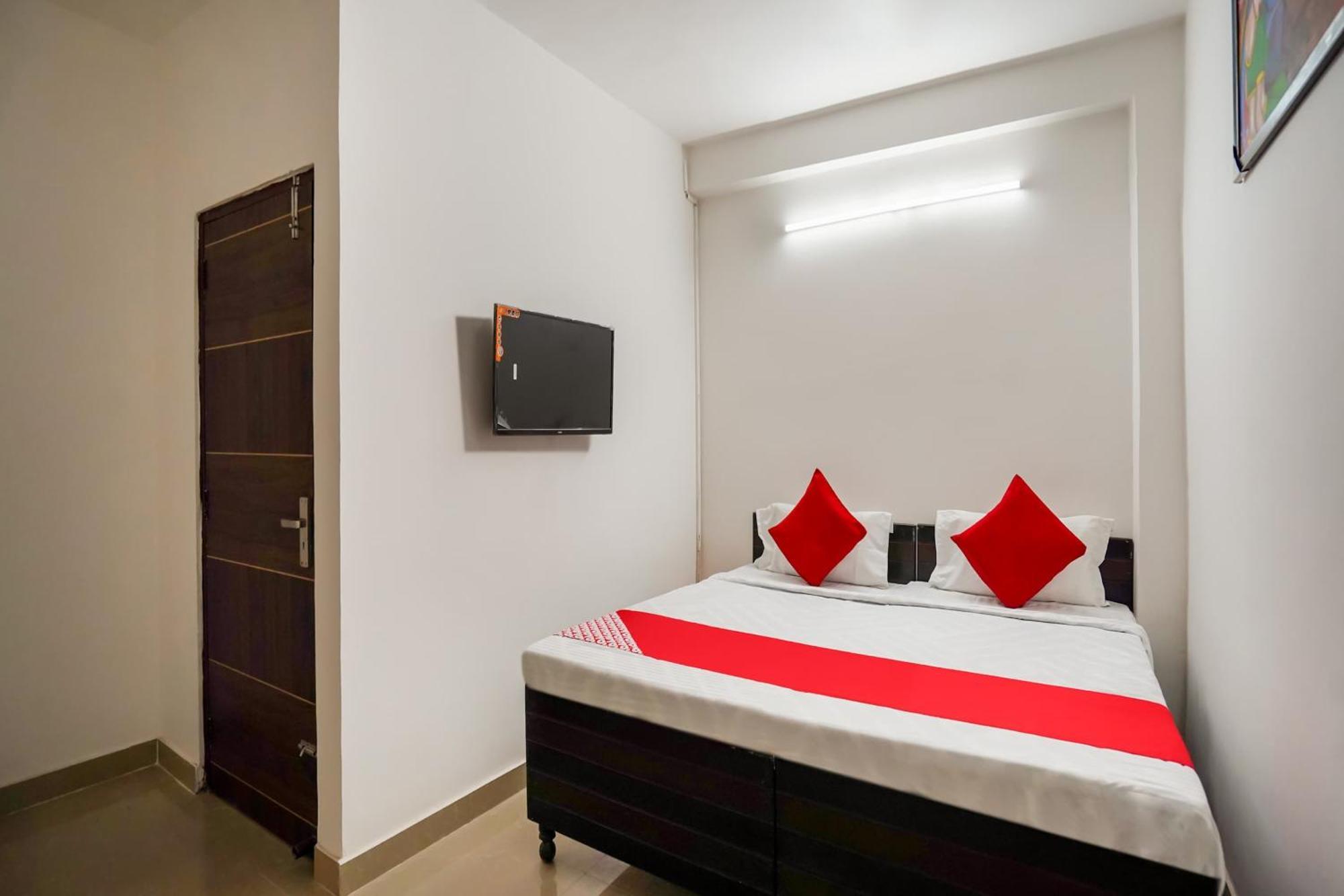 Hotel O Pubg Residency Нью-Дели Экстерьер фото