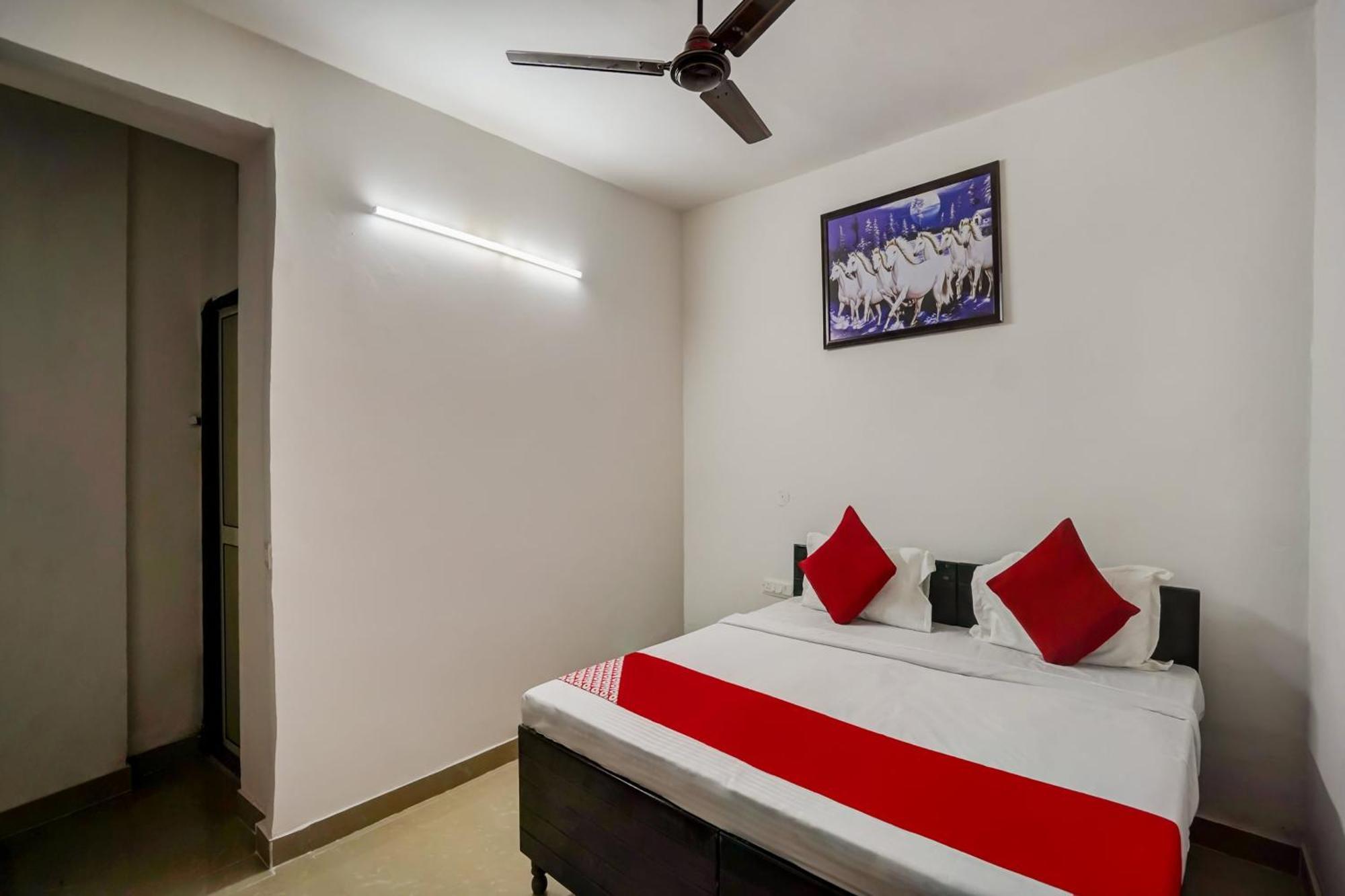 Hotel O Pubg Residency Нью-Дели Экстерьер фото